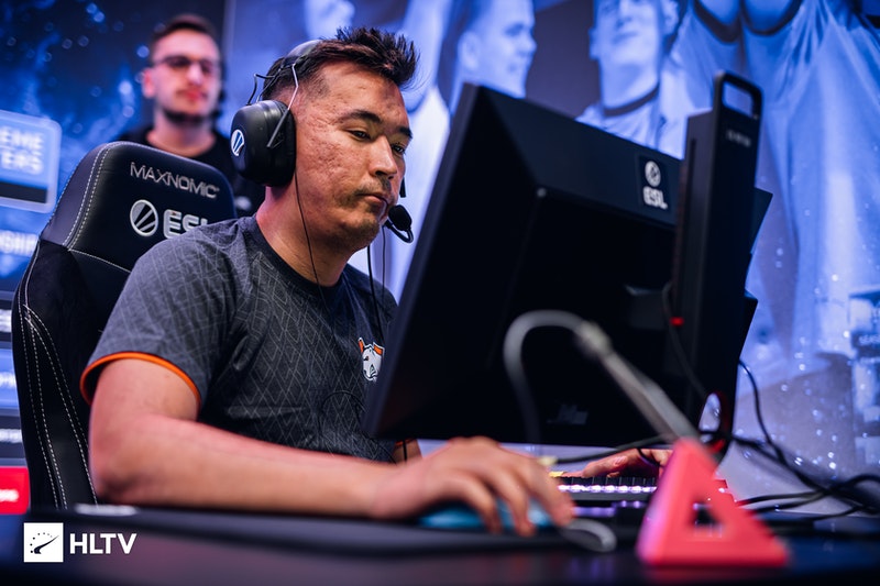AdreN уходит из Virtus.pro